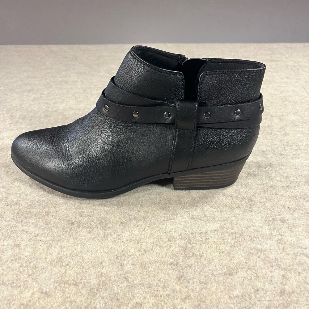 Clarks Addiy Zoie Studded Strap Black leather Ankle Boots, sz 8m